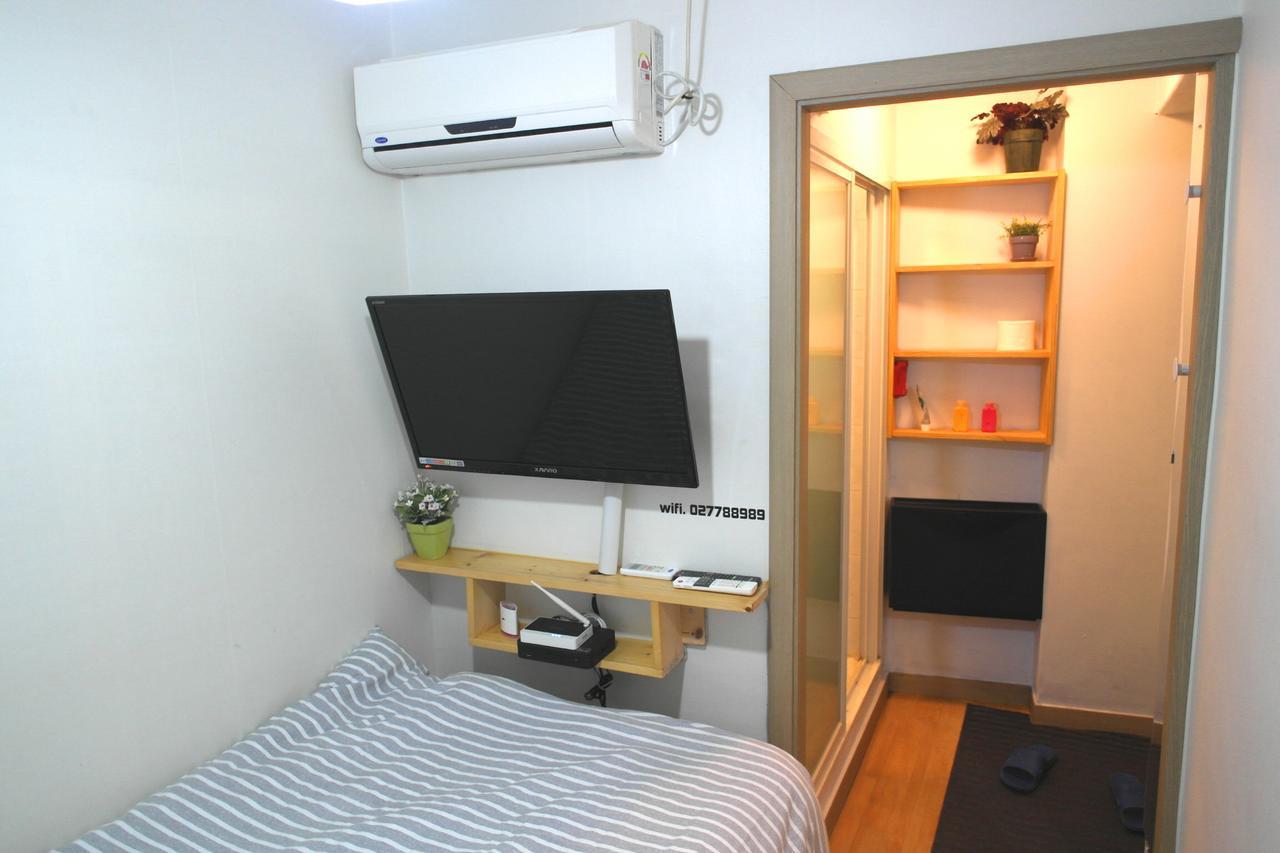 Hostel One Minute *